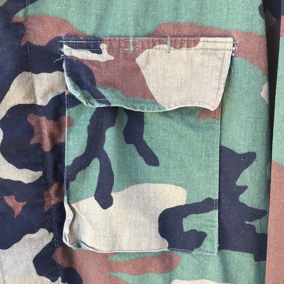 VTG Military Issue Woodland Camo Combat Coat, L-XL - Picture 4 of 6